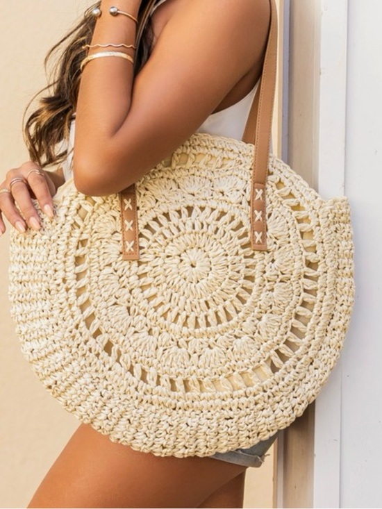 Other Handbags - Straw circle tote